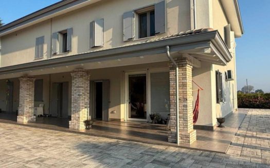 CAS 1101 – Villa in Vendita a Castelfranco Emilia