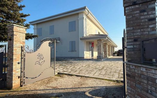 CAS 1101 – Villa in Vendita a Castelfranco Emilia