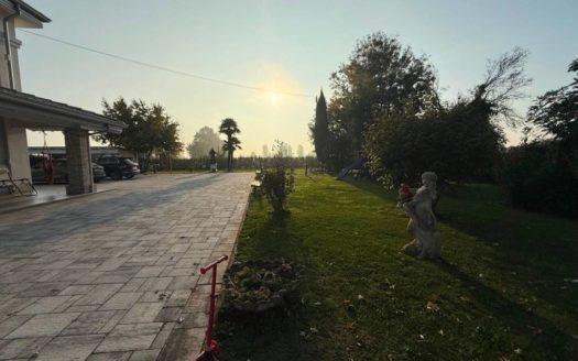 CAS 1101-a – Villa in Vendita a Castelfranco Emilia